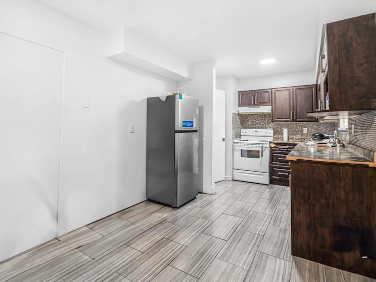 6848 135 Avenue, Surrey, BC, V3W 4W6 - 5