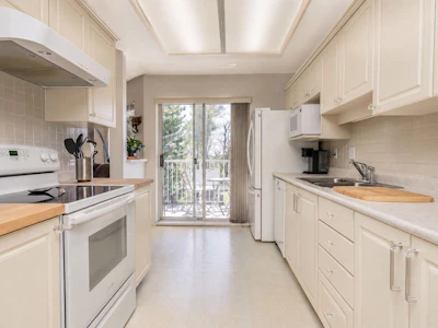 203-33669 2 Avenue - 4