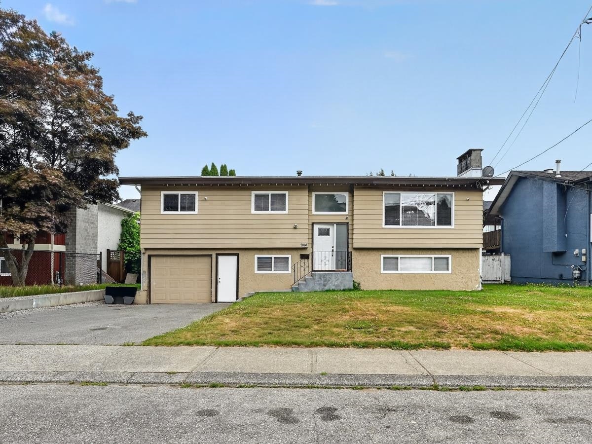 2068 Ridgeway Street, Abbotsford, BC, V2T 3X7
