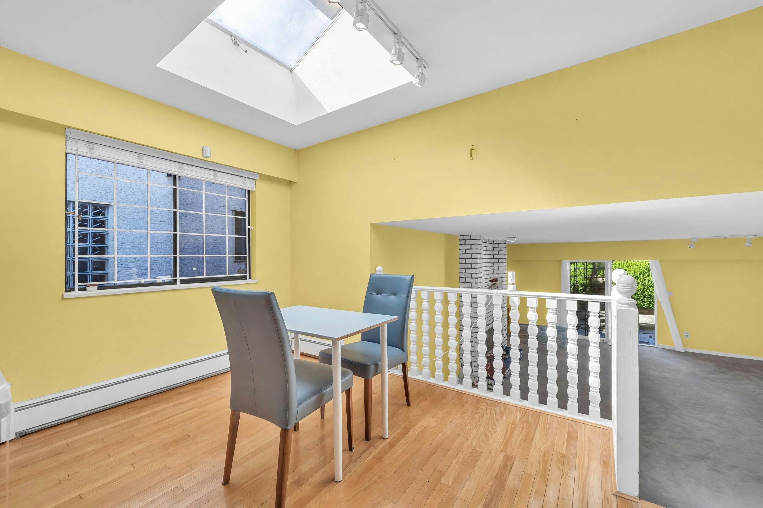 137 W Woodstock Avenue, Vancouver, BC, V5Y 2R7 - 12