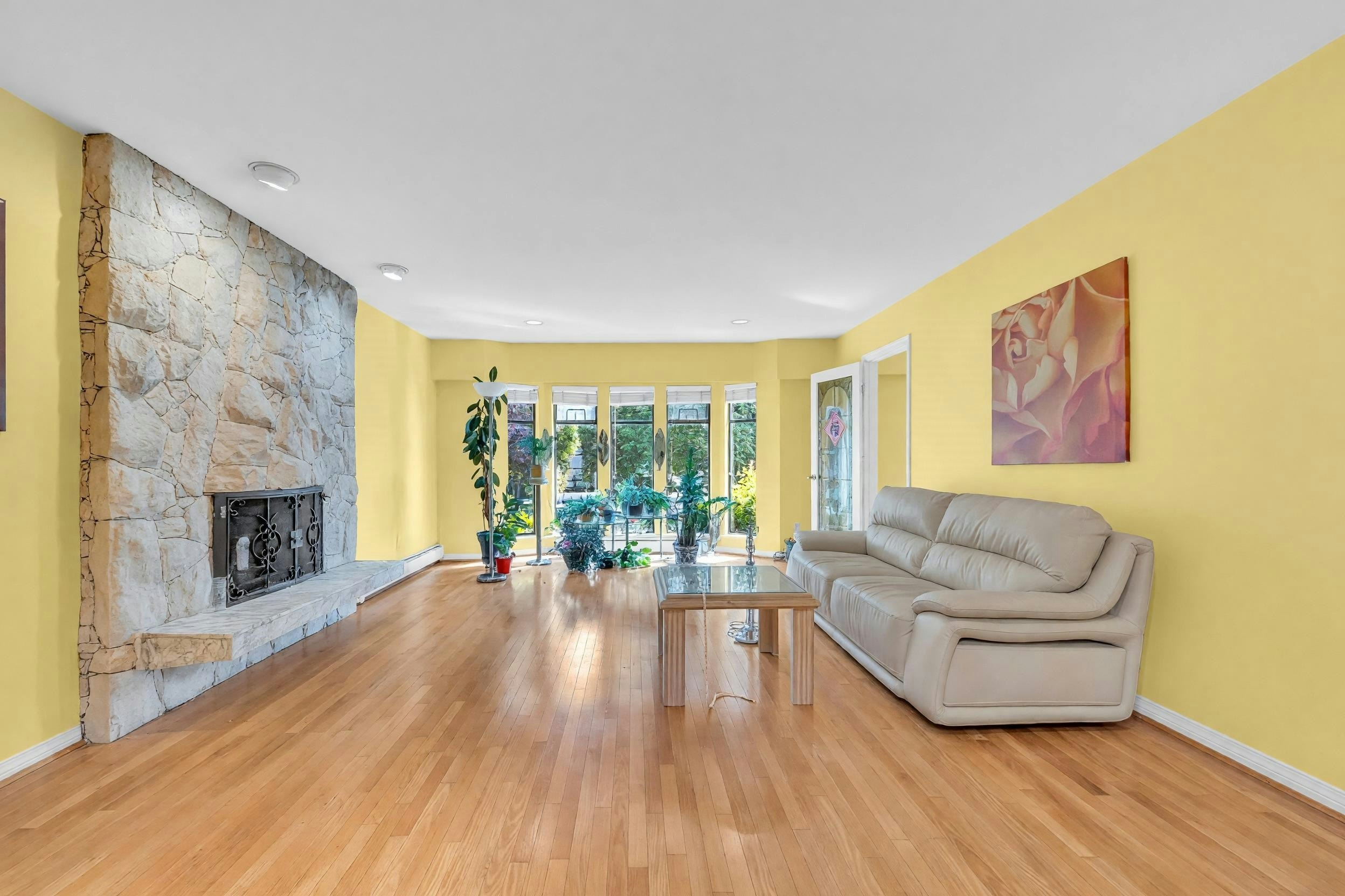 137 W Woodstock Avenue, Vancouver, BC, V5Y 2R7 - 3