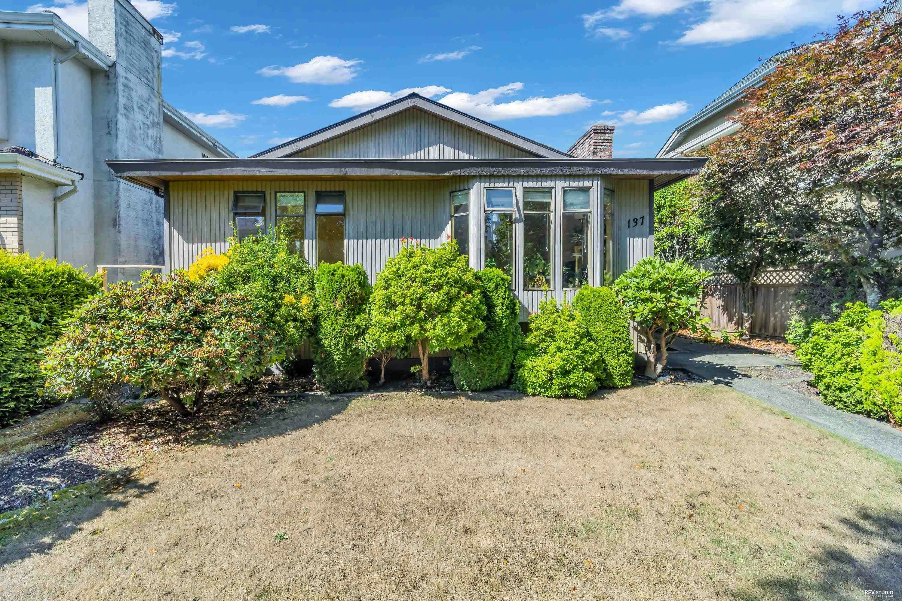 137 W Woodstock Avenue, Vancouver, BC, V5Y 2R7