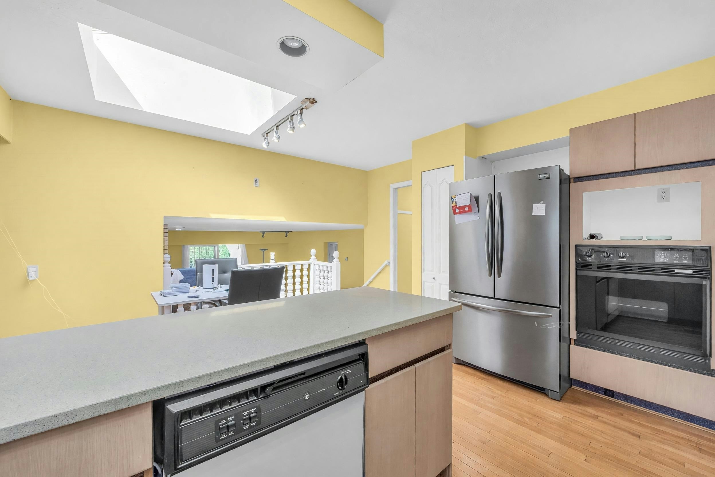 137 W Woodstock Avenue, Vancouver, BC, V5Y 2R7 - 10