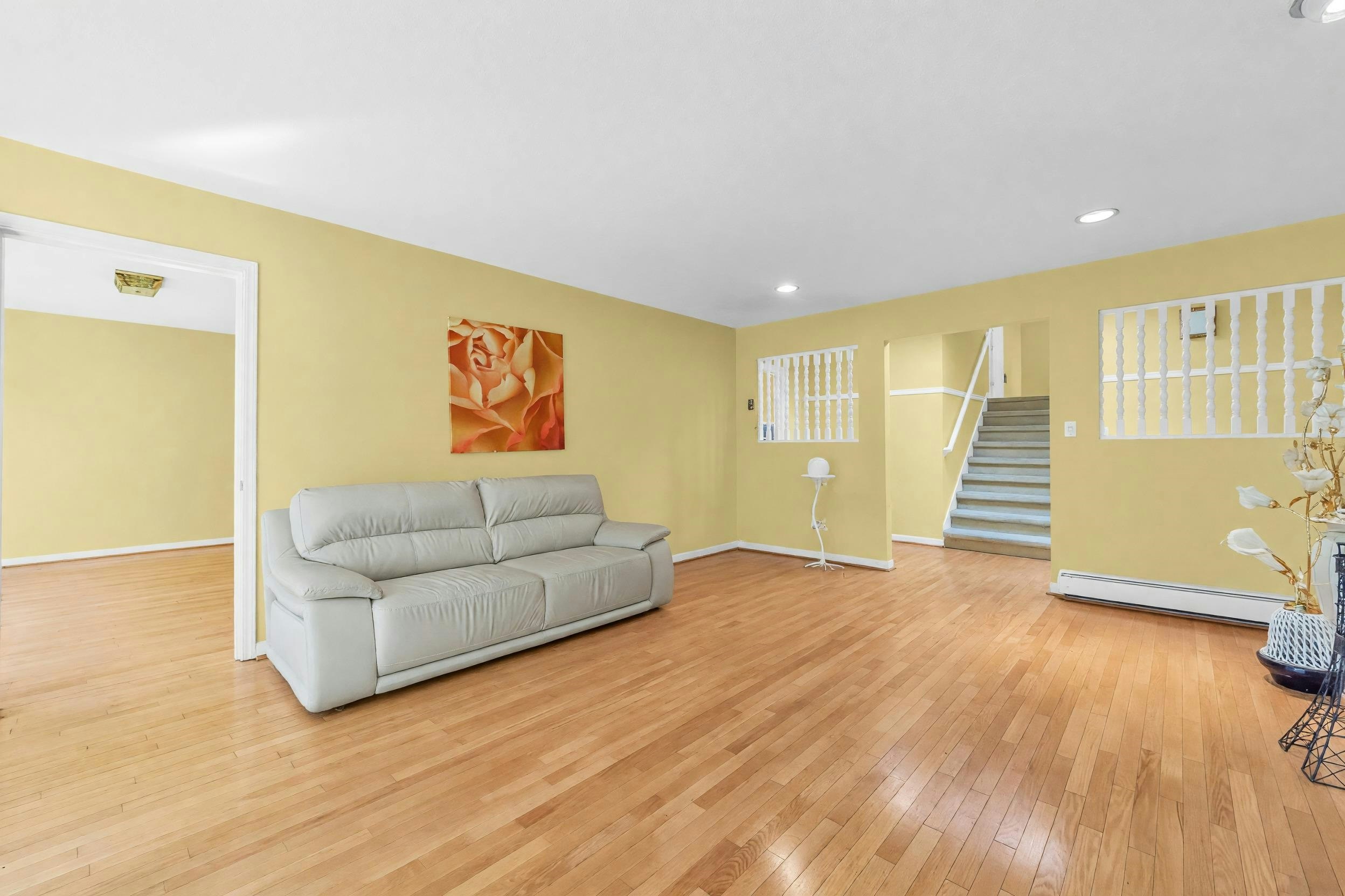 137 W Woodstock Avenue, Vancouver, BC, V5Y 2R7 - 5