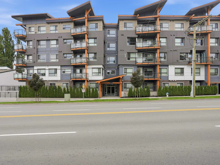 302-33568 George Ferguson Way, Abbotsford, BC, V2S 0M3