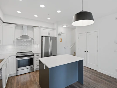 302-33568 George Ferguson Way - 3
