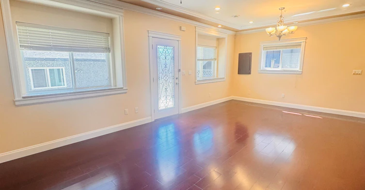 700 W 68th Avenue, Vancouver, BC, V6P 2T9 - 3