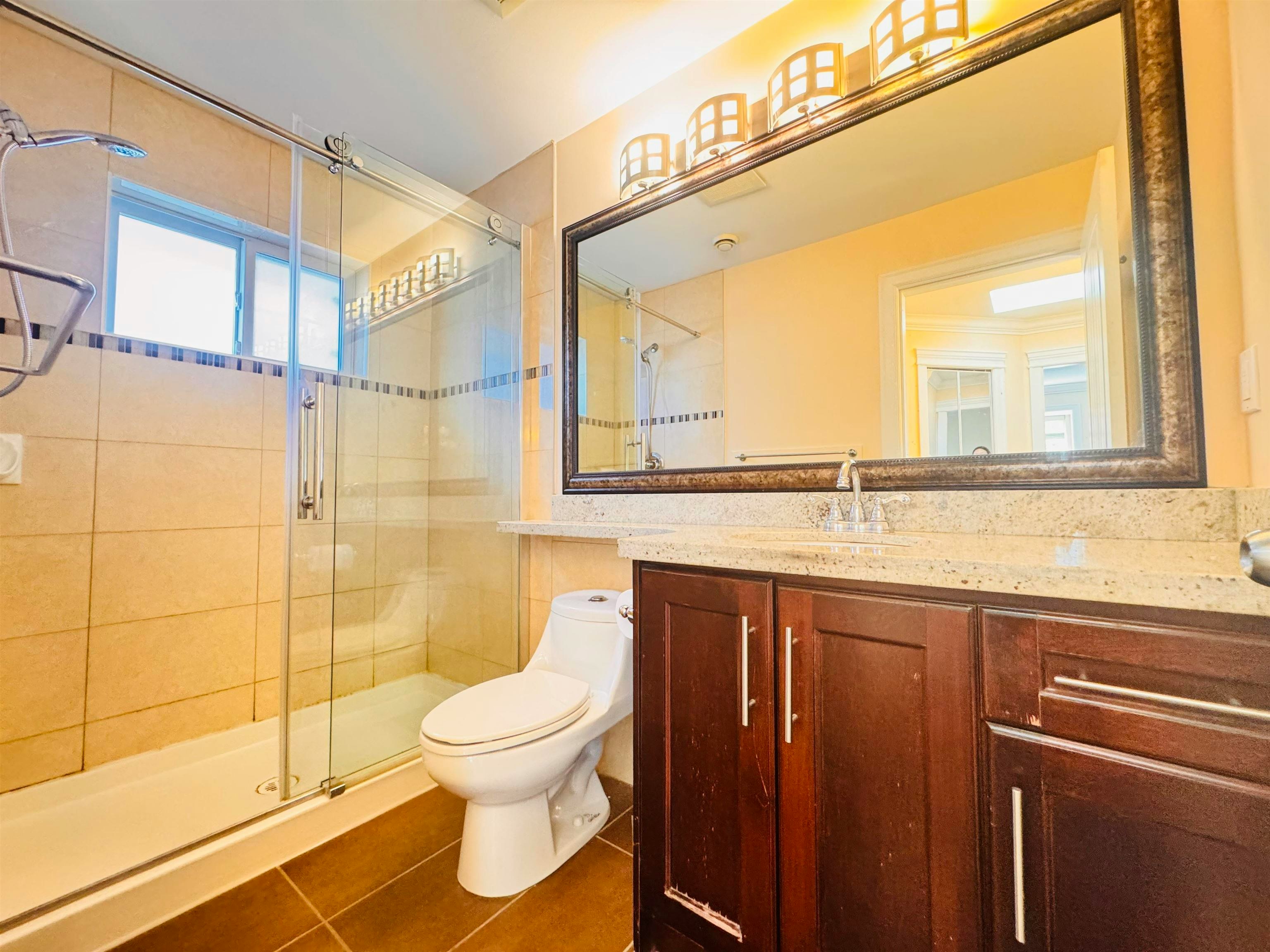 700 W 68th Avenue, Vancouver, BC, V6P 2T9 - 13