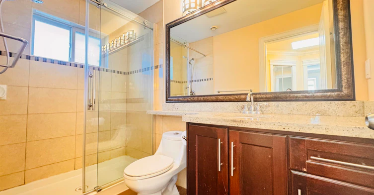 700 W 68th Avenue, Vancouver, BC, V6P 2T9 - 13