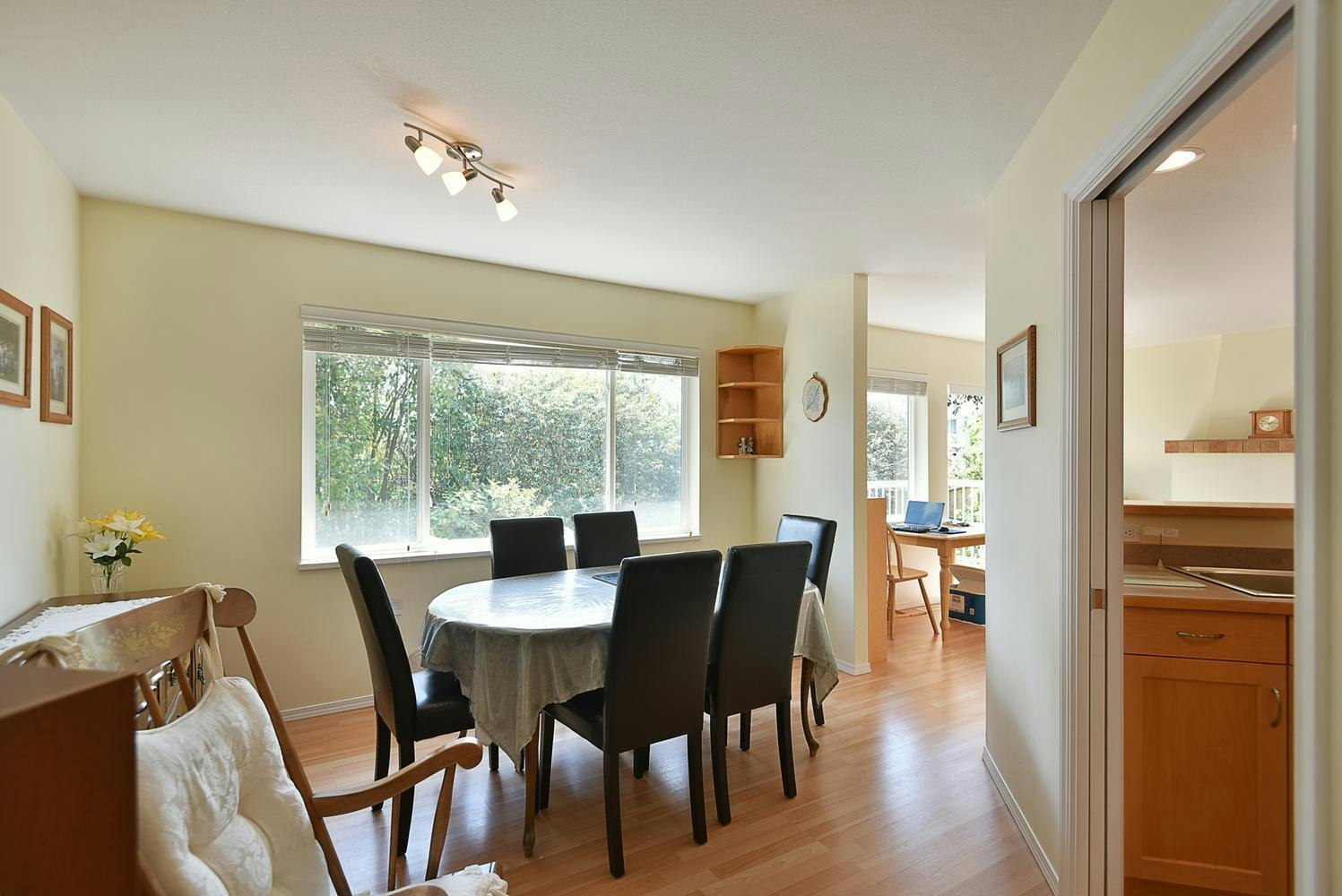 6317 Samron Road, Sechelt, BC, V7Z 0N6 - 10