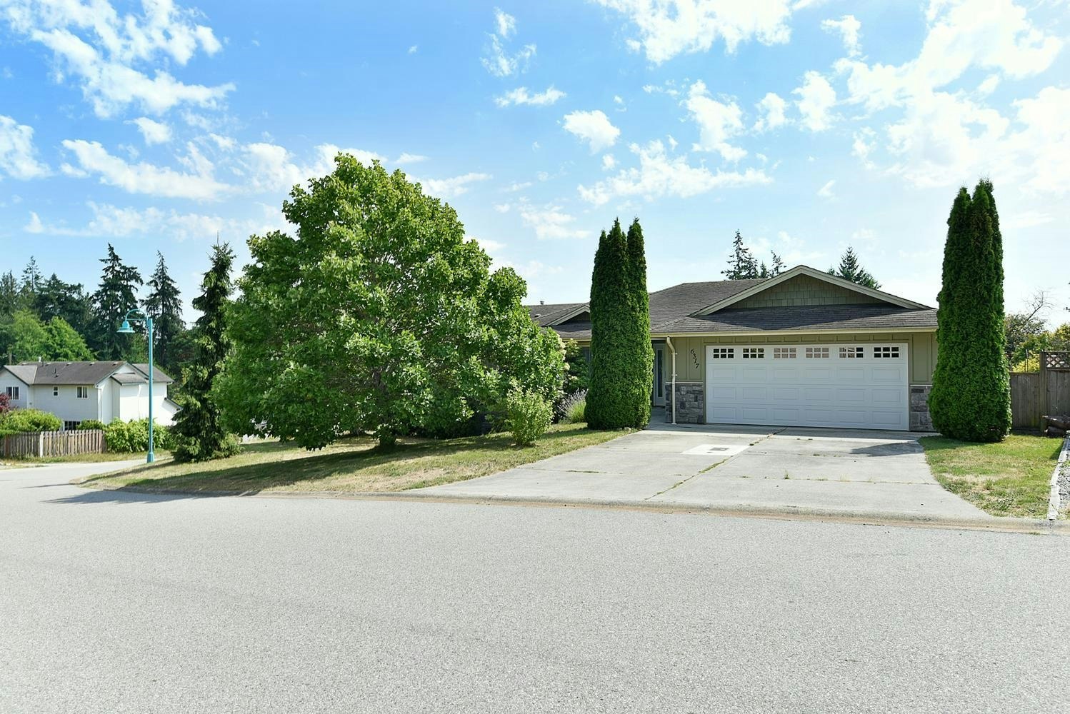 6317 Samron Road, Sechelt, BC, V7Z 0N6