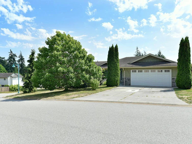 6317 Samron Road, Sechelt, BC, V7Z 0N6