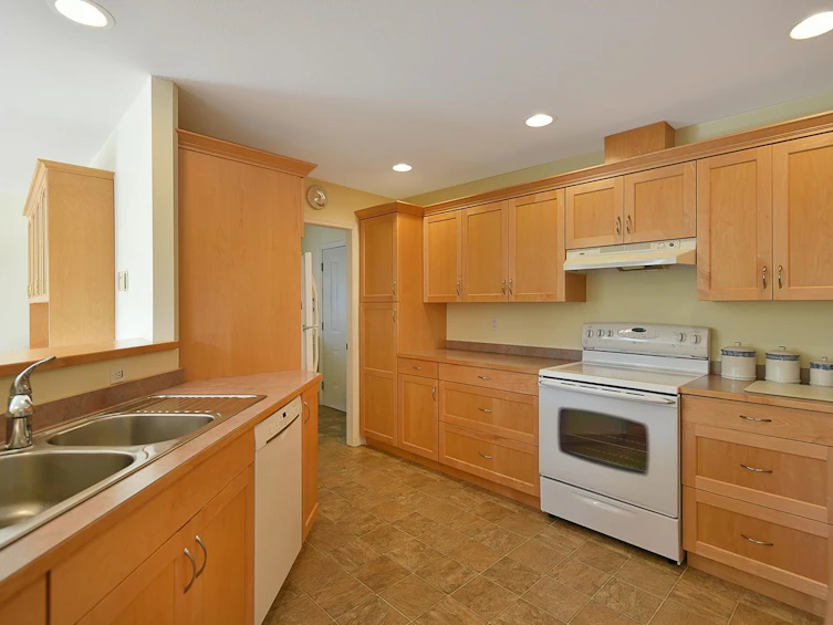 6317 Samron Road, Sechelt, BC, V7Z 0N6 - 6