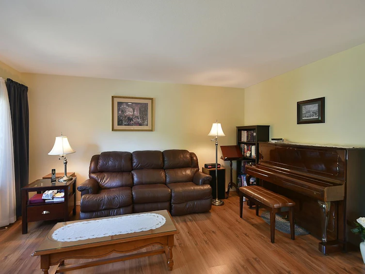 6317 Samron Road, Sechelt, BC, V7Z 0N6 - 4