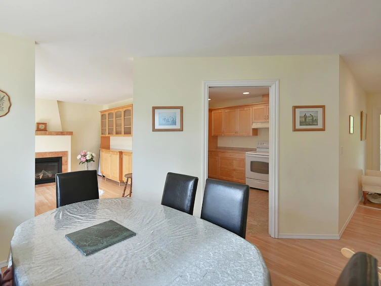 6317 Samron Road, Sechelt, BC, V7Z 0N6 - 9