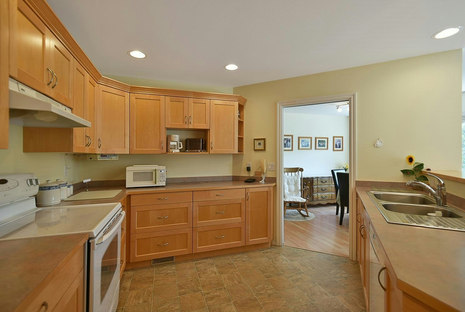 6317 Samron Road, Sechelt, BC, V7Z 0N6 - 7