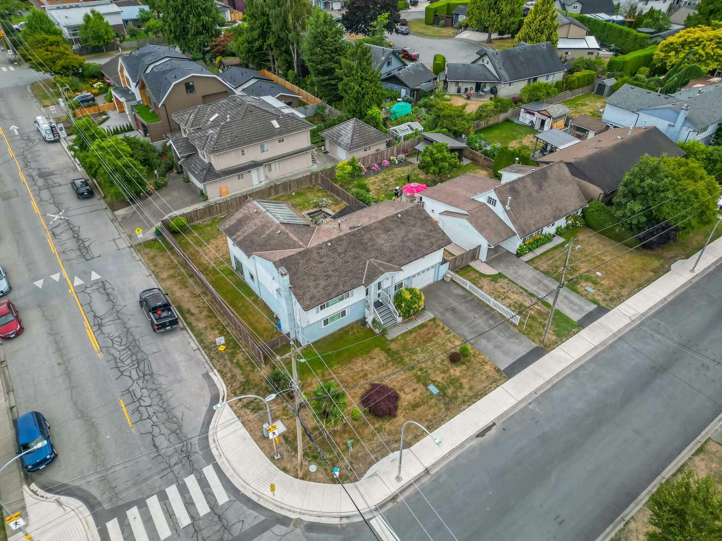 4630 44b Avenue - 3