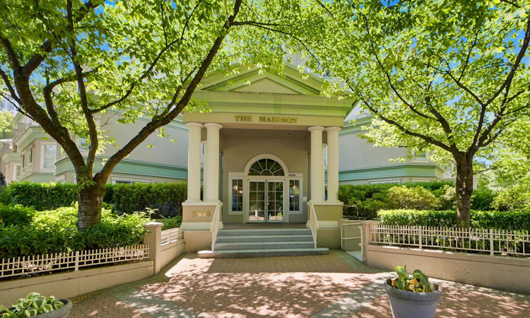 116-2990 Princess Crescent