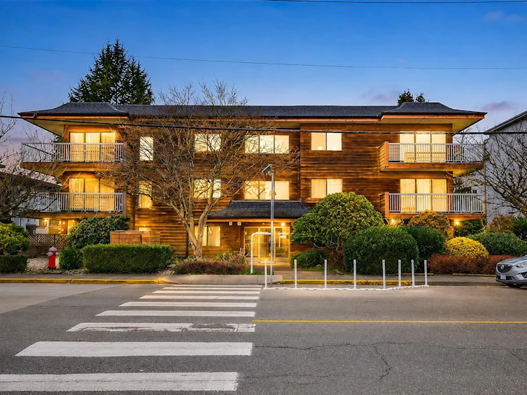 301-11957 223 Street, Maple Ridge, BC, V2X 5Y4