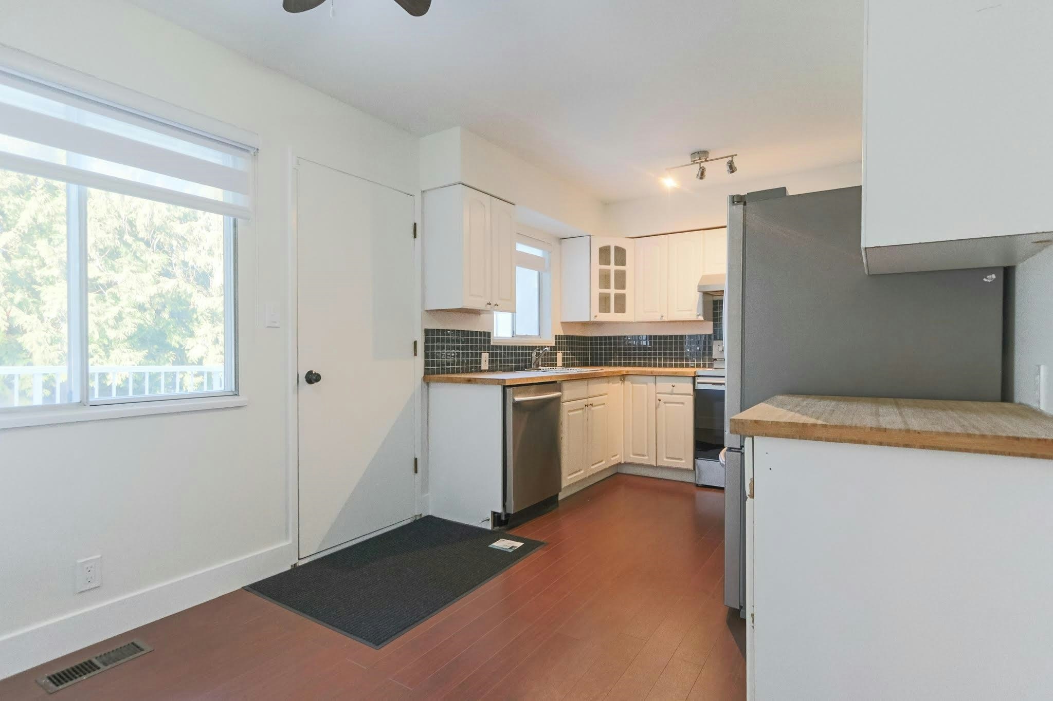 10833 85a Avenue, Delta, BC, V4C 2V2 - 11