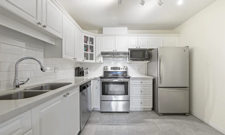 105-5735 Hampton Place