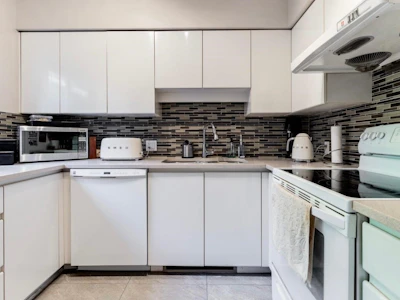 204-3188 Camosun Street Street - 5