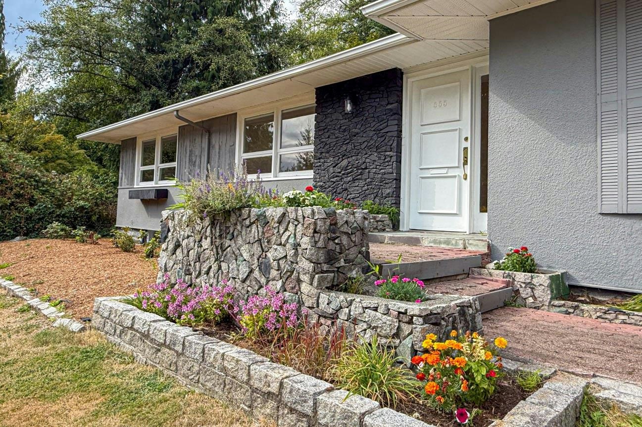 555 Stevens Drive, West Vancouver, BC, V7S 1E1 - 2