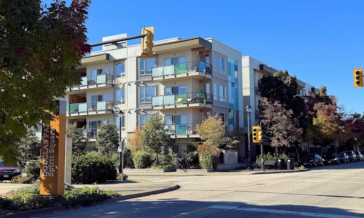 414 20460 Douglas Crescent