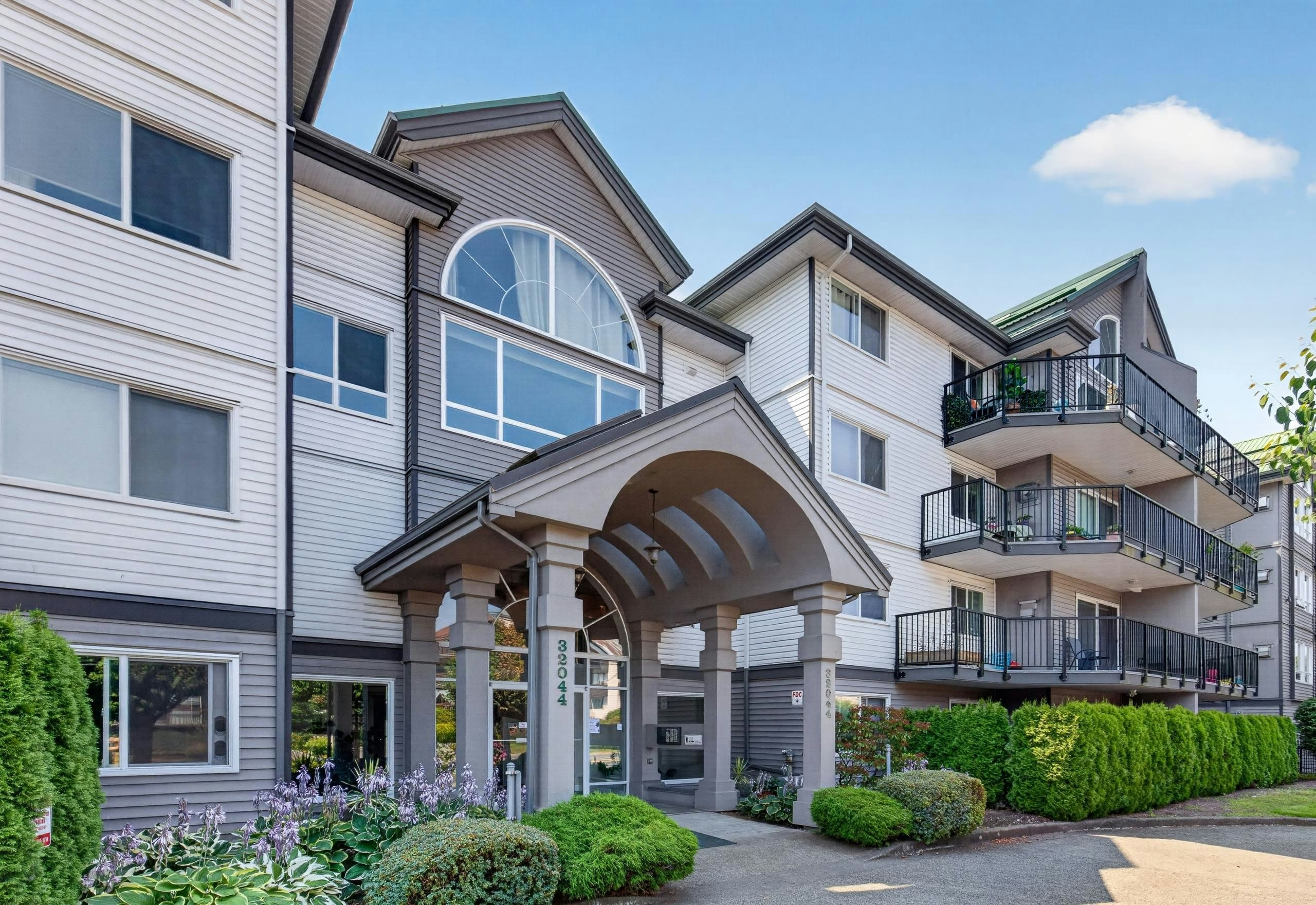 212-32044 Old Yale Road, Abbotsford, BC, V2T 2C9