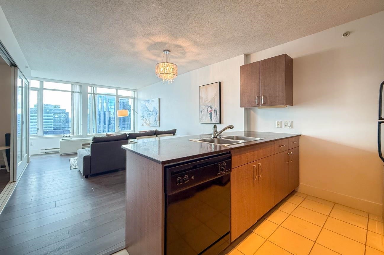 2113-610 Granville Street, Vancouver, BC, V6C 3T3 - 4