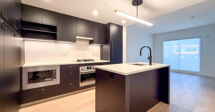 204-1680 E 12th Avenue, Vancouver, BC, V5N 0K9 - 2