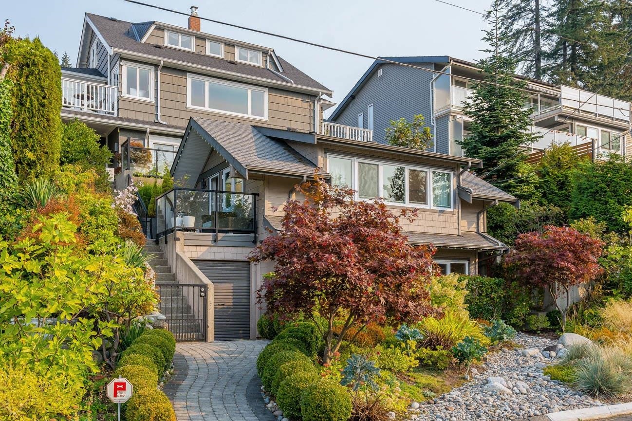 B-420 Tempe Crescent, North Vancouver, BC, V7N 1E6 - 2