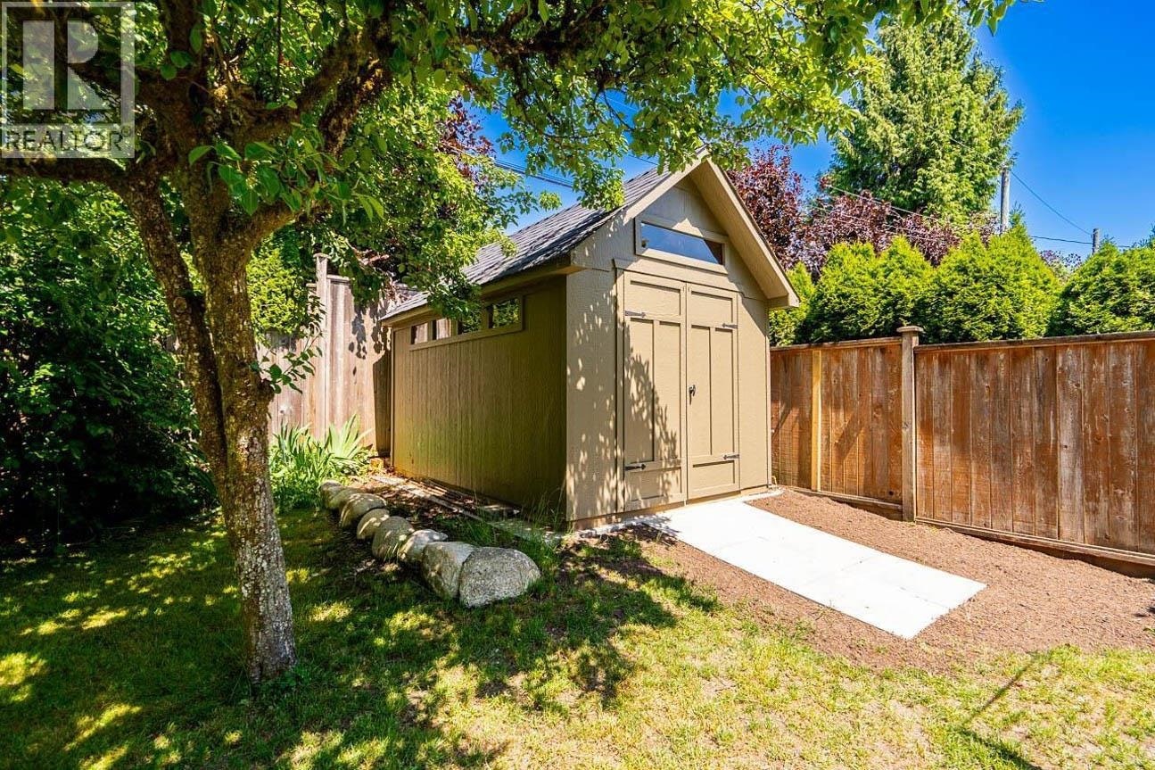 2784 Crescentview Drive, North Vancouver, BC, V7R 2V1 - 15