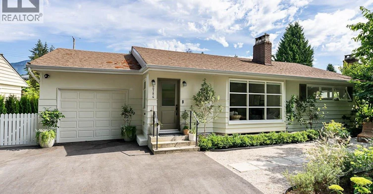 2784 Crescentview Drive, North Vancouver, BC, V7R 2V1 - 2