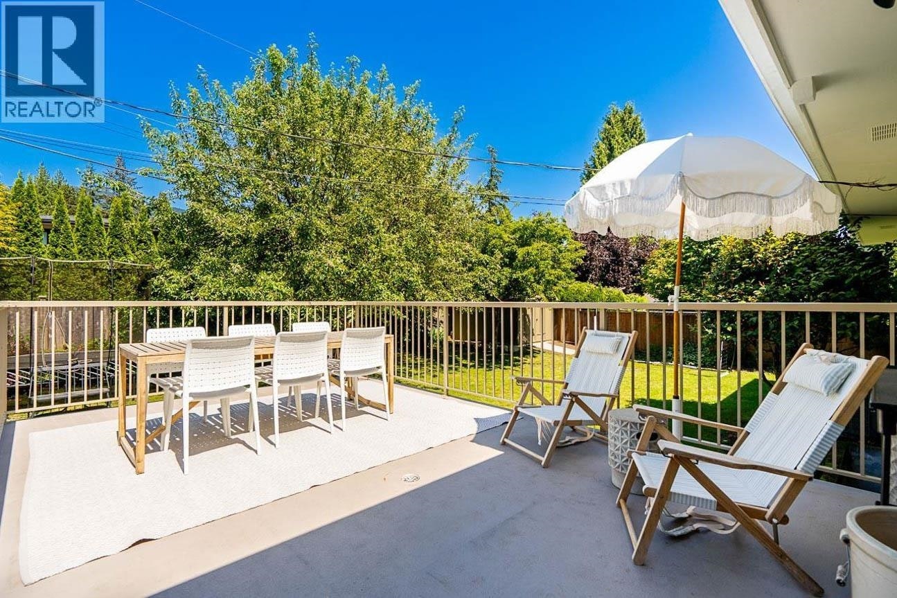 2784 Crescentview Drive, North Vancouver, BC, V7R 2V1 - 9