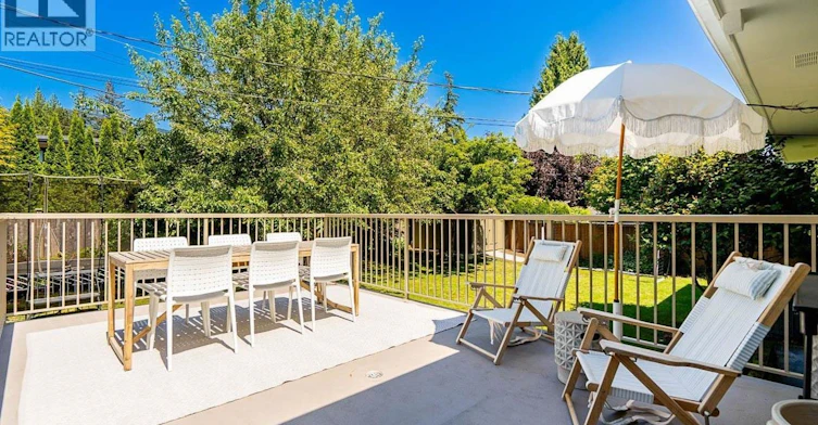 2784 Crescentview Drive, North Vancouver, BC, V7R 2V1 - 9