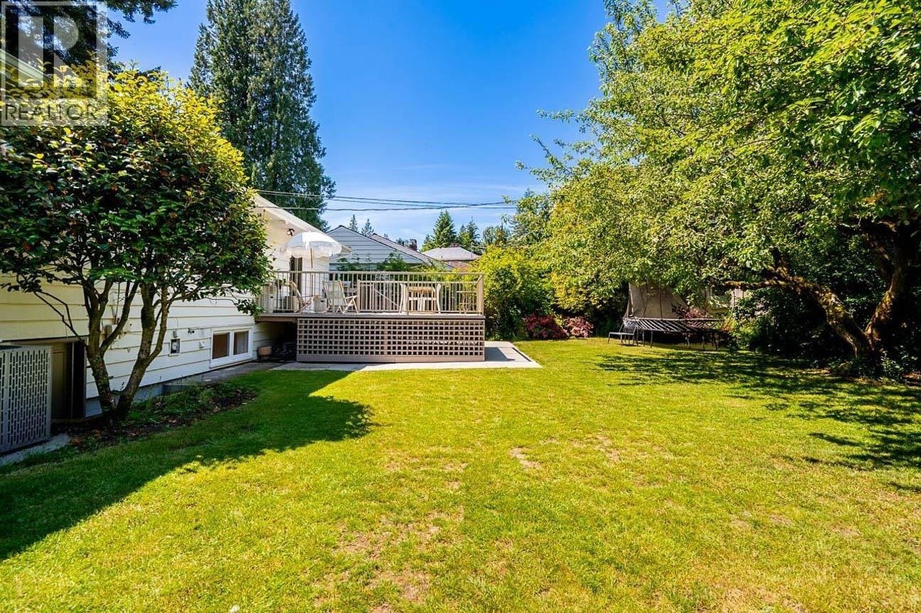 2784 Crescentview Drive, North Vancouver, BC, V7R 2V1 - 14