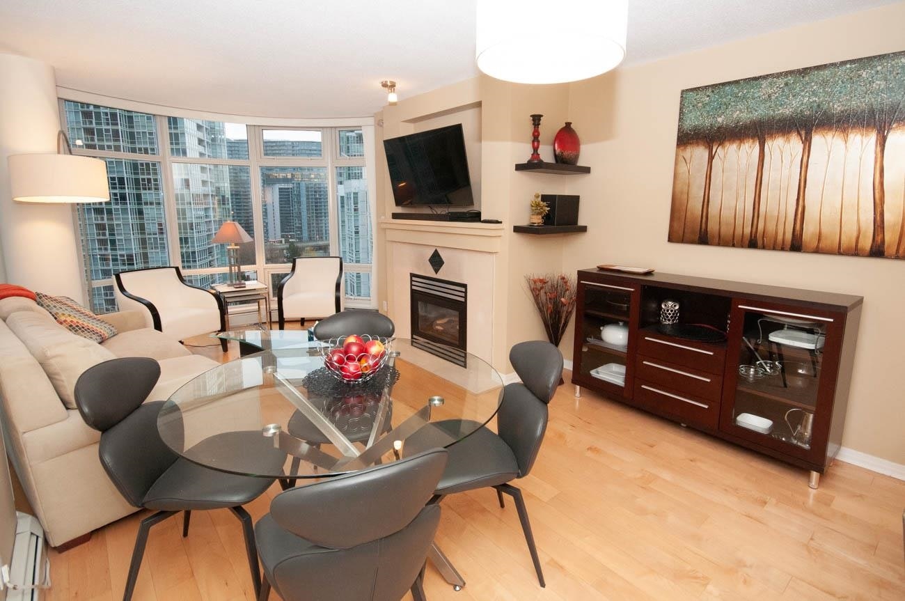 1605-1199 Marinaside Crescent, Vancouver, BC, V6Z 2Y2 - 2