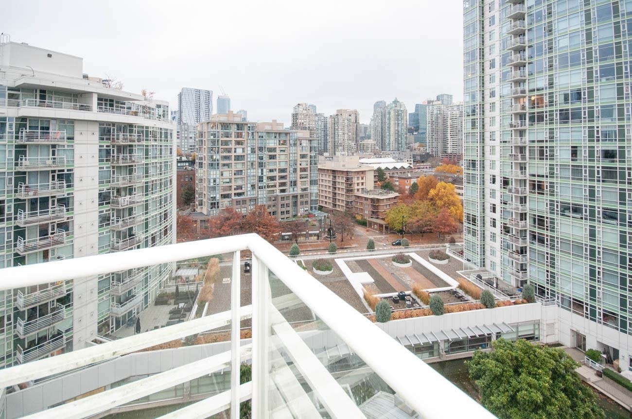 1605-1199 Marinaside Crescent, Vancouver, BC, V6Z 2Y2 - 11
