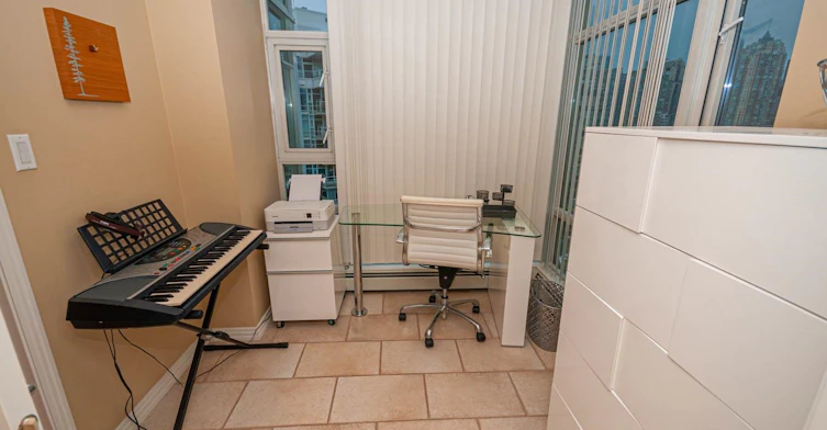 1605-1199 Marinaside Crescent, Vancouver, BC, V6Z 2Y2 - 16