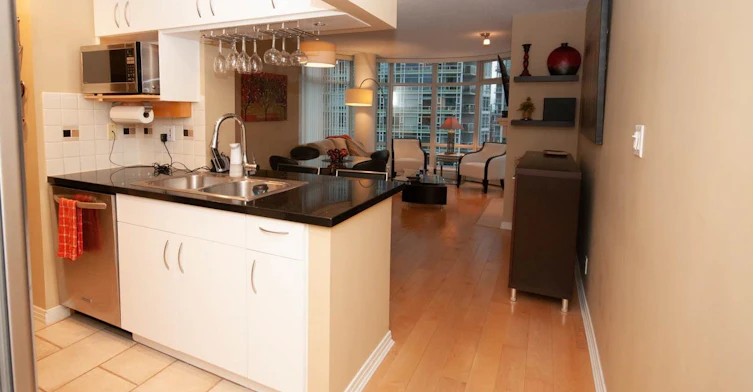 1605-1199 Marinaside Crescent, Vancouver, BC, V6Z 2Y2 - 3
