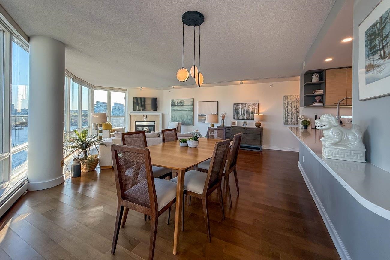 1702-1383 Marinaside Crescent, Vancouver, BC, V6Z 2W9 - 13