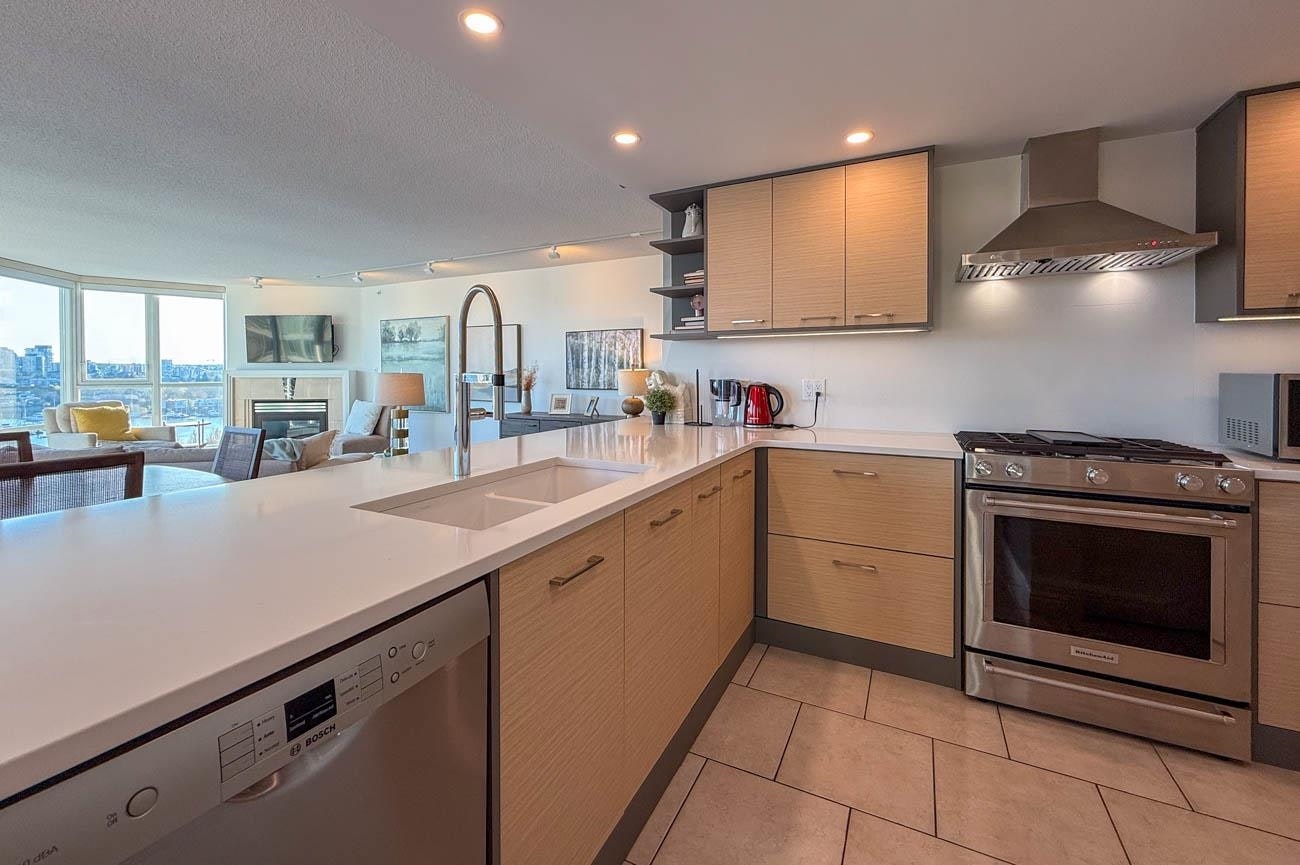 1702-1383 Marinaside Crescent, Vancouver, BC, V6Z 2W9 - 18