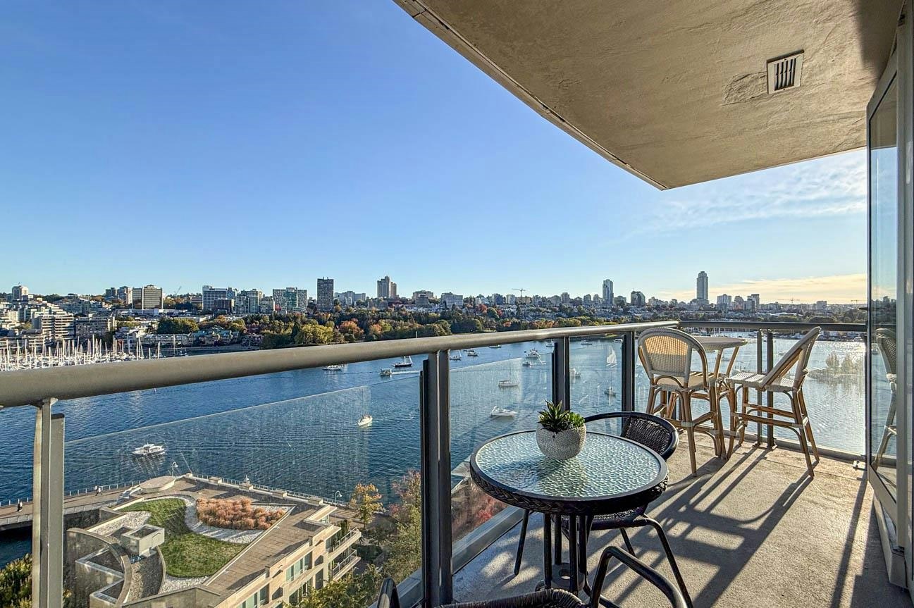 1702-1383 Marinaside Crescent, Vancouver, BC, V6Z 2W9
