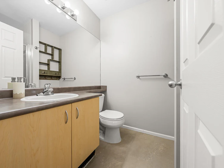 49-123 Seventh Street, New Westminster, BC, V3M 6Y2 - 16