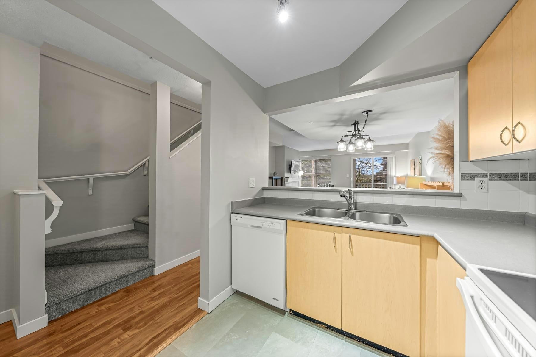49-123 Seventh Street, New Westminster, BC, V3M 6Y2 - 12
