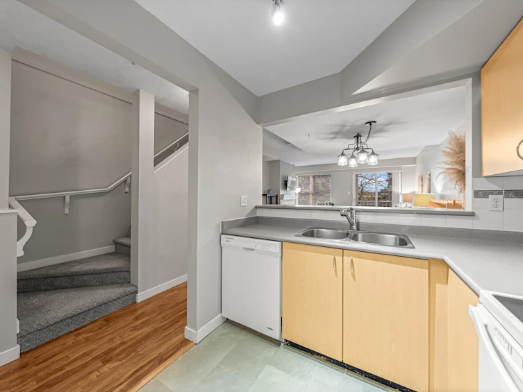 49-123 Seventh Street, New Westminster, BC, V3M 6Y2 - 12