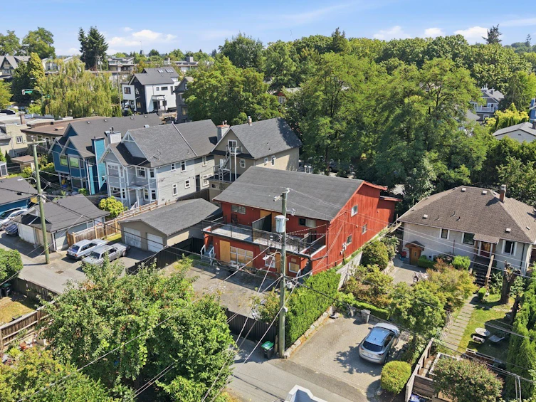 57 W 12th Avenue, Vancouver, BC, V5Y 1T4 - 2
