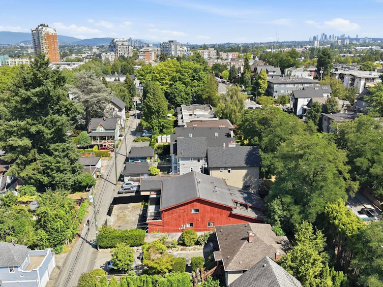 57 W 12th Avenue, Vancouver, BC, V5Y 1T4 - 3
