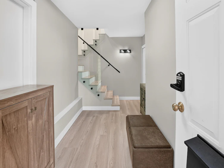 3570 Lonsdale Avenue, North Vancouver, BC, V7N 3K4 - 3
